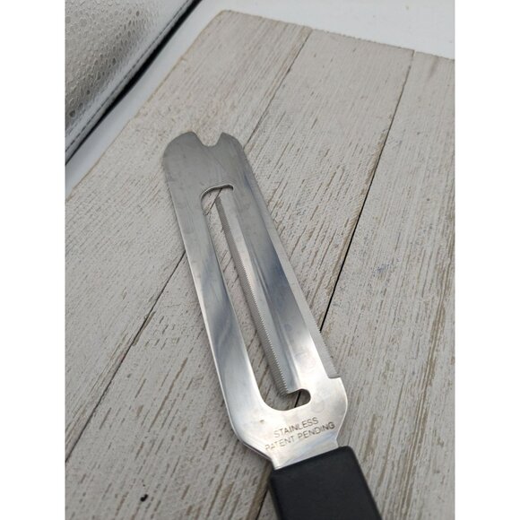 Pampered Chef #1 Cheese Slicer Spreader Stainless Knife w/ Guard Cover # 1125 - Picture 6 of 10